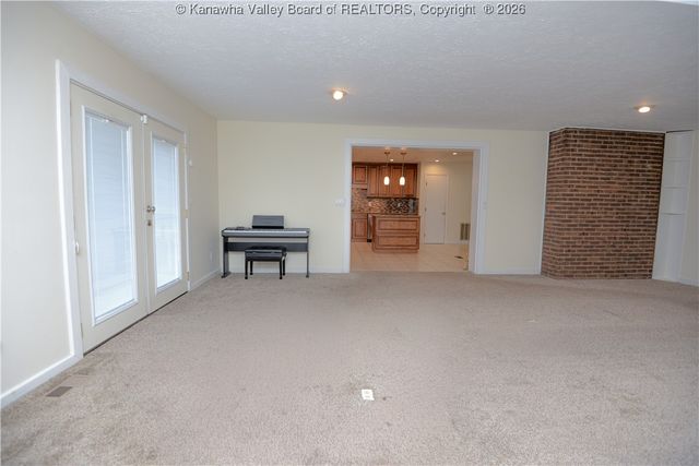 101 Elite Heights Road, Hurricane, WV 25526