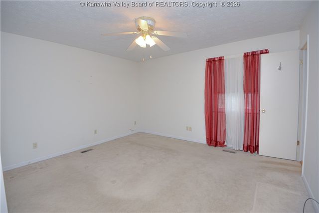 101 Elite Heights Road, Hurricane, WV 25526