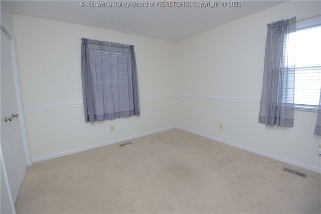 101 Elite Heights Road, Hurricane, WV 25526