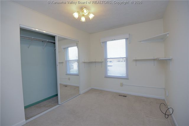 101 Elite Heights Road, Hurricane, WV 25526