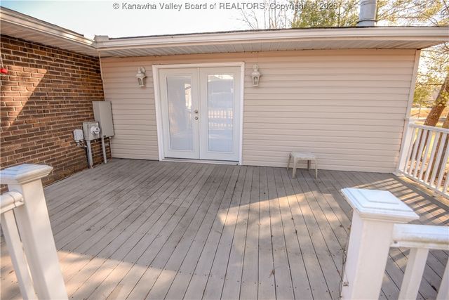 101 Elite Heights Road, Hurricane, WV 25526