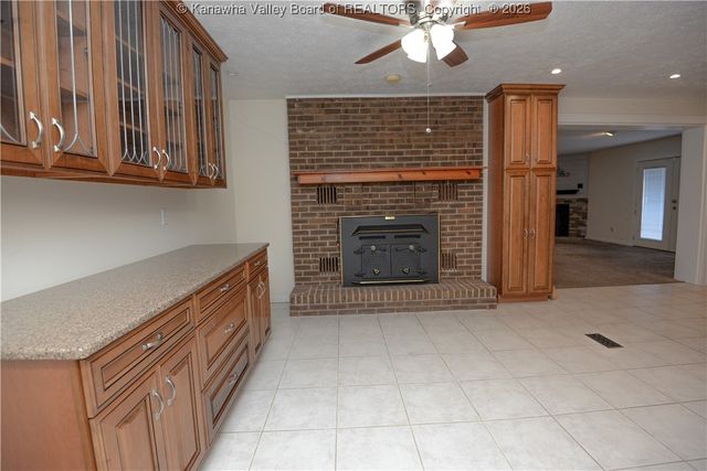 101 Elite Heights Road, Hurricane, WV 25526