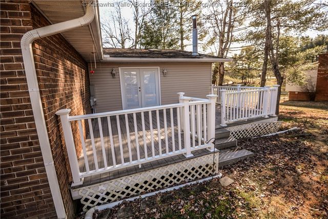 101 Elite Heights Road, Hurricane, WV 25526