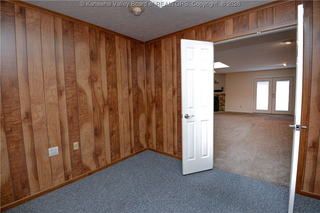 101 Elite Heights Road, Hurricane, WV 25526