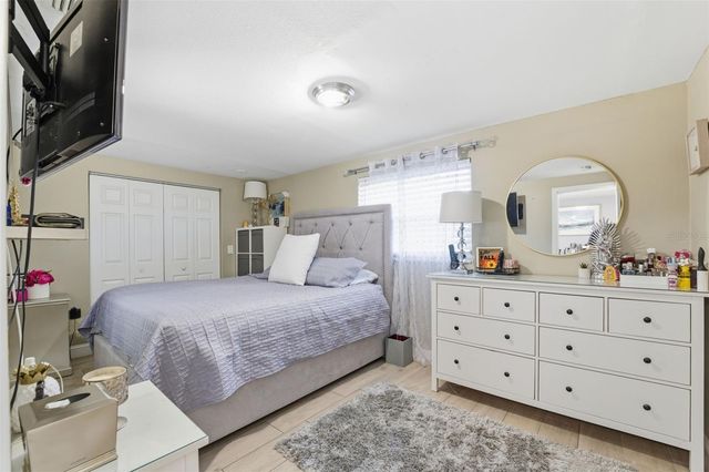 3310 W BEACH STREET, Tampa, FL 33607