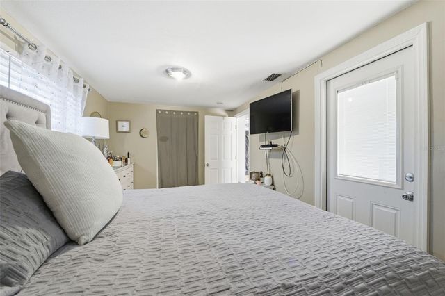 3310 W BEACH STREET, Tampa, FL 33607