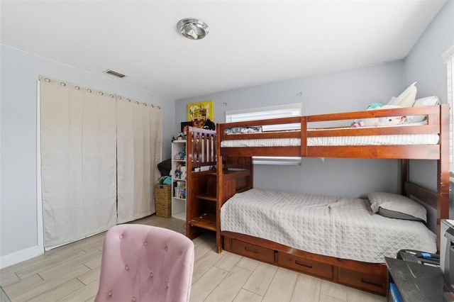 3310 W BEACH STREET, Tampa, FL 33607