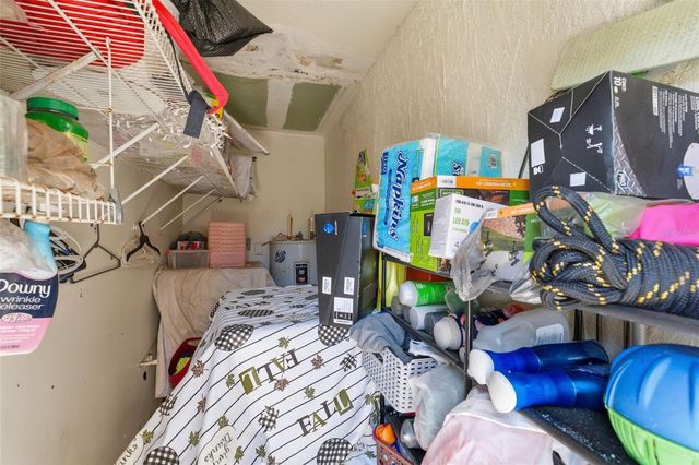 3310 W BEACH STREET, Tampa, FL 33607