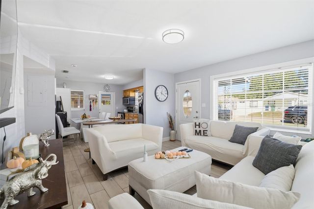 3310 W BEACH STREET, Tampa, FL 33607