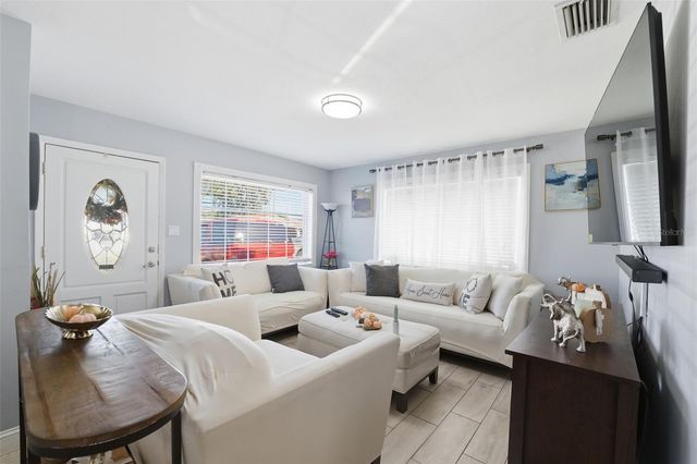 3310 W BEACH STREET, Tampa, FL 33607