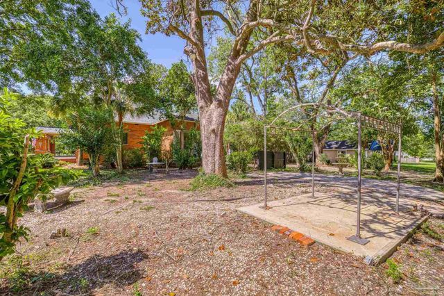 1701 Sowell Rd, Brewton, AL 36426