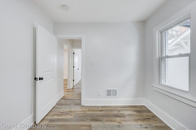 16309 Kirkshire Avenue, Beverly Hills Village, MI 48025