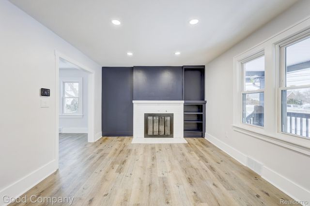 16309 Kirkshire Avenue, Beverly Hills Village, MI 48025