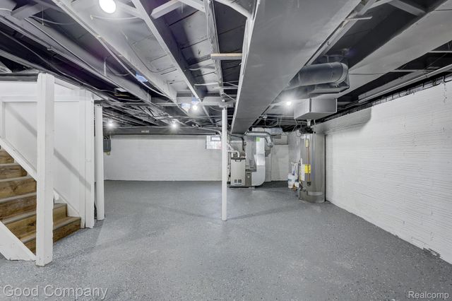 16309 Kirkshire Avenue, Beverly Hills Village, MI 48025