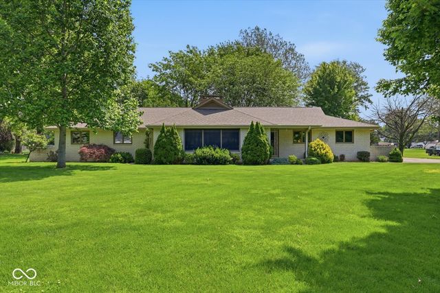 670 Brent Woods Drive, Shelbyville, IN 46176