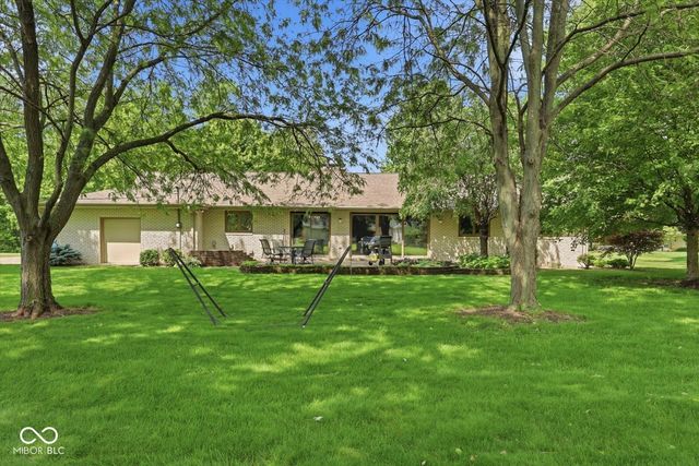 670 Brent Woods Drive, Shelbyville, IN 46176