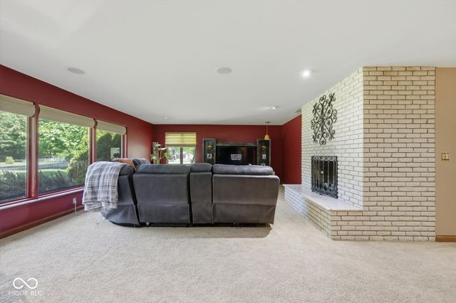 670 Brent Woods Drive, Shelbyville, IN 46176