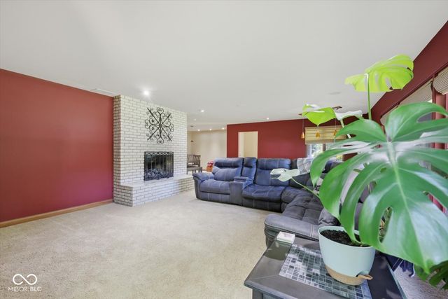 670 Brent Woods Drive, Shelbyville, IN 46176