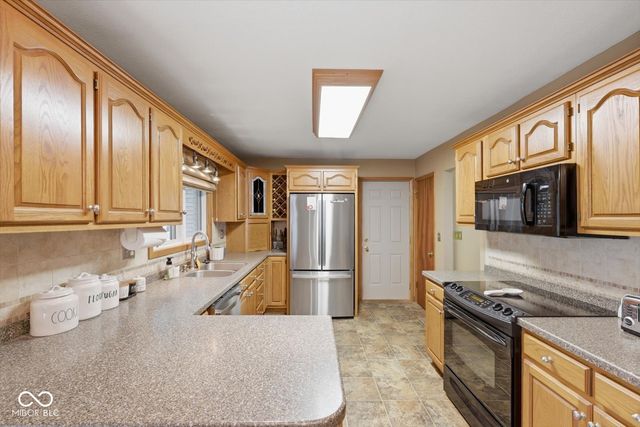 670 Brent Woods Drive, Shelbyville, IN 46176