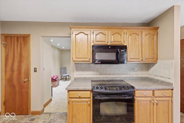 670 Brent Woods Drive, Shelbyville, IN 46176