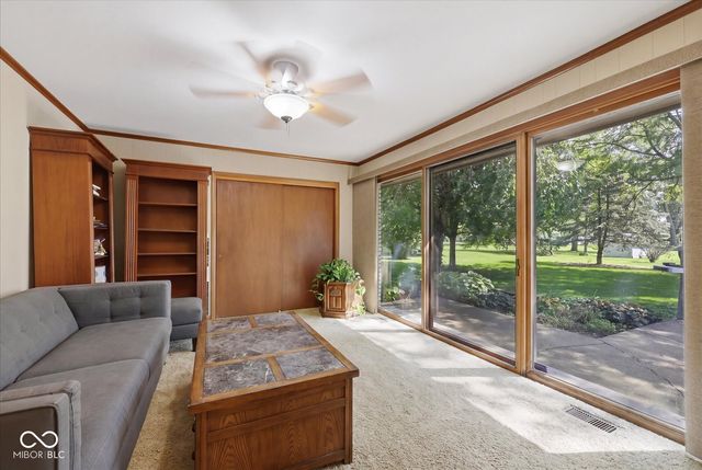 670 Brent Woods Drive, Shelbyville, IN 46176