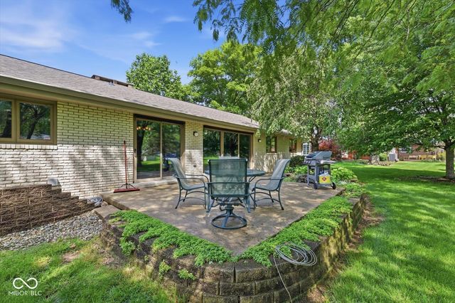 670 Brent Woods Drive, Shelbyville, IN 46176