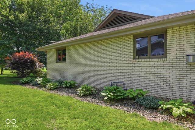 670 Brent Woods Drive, Shelbyville, IN 46176