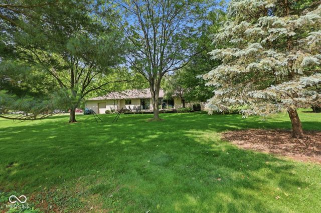 670 Brent Woods Drive, Shelbyville, IN 46176