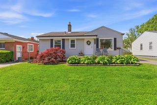 22810 Maxine Street, St Clair Shores, MI 48080