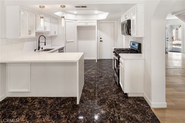 18985 Gault, Reseda, CA 91335