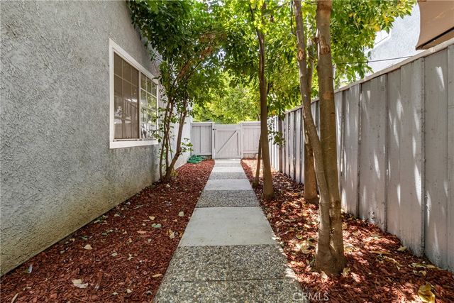 18985 Gault, Reseda, CA 91335