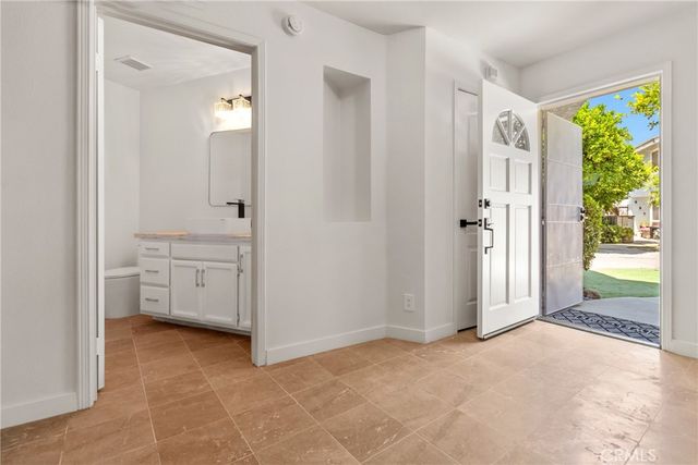 18985 Gault, Reseda, CA 91335