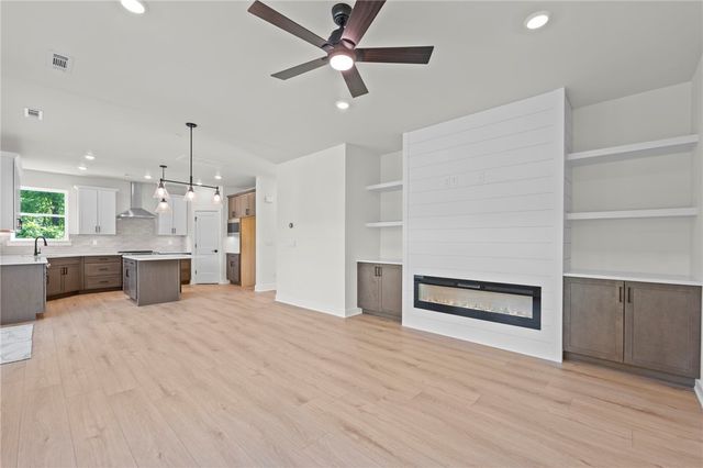 3 Carnahan Lane, Bella Vista, AR 72715