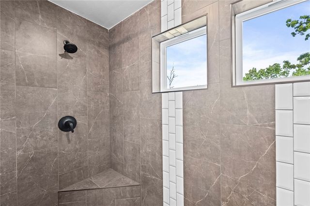 3 Carnahan Lane, Bella Vista, AR 72715