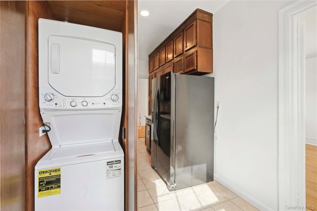1 Meadow 3H-1, Woodmere, NY 11598