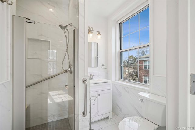 1 Meadow 3H-1, Woodmere, NY 11598
