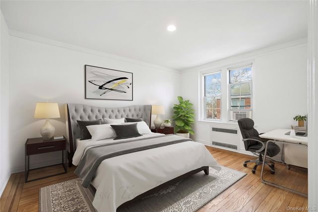 1 Meadow 3H-1, Woodmere, NY 11598