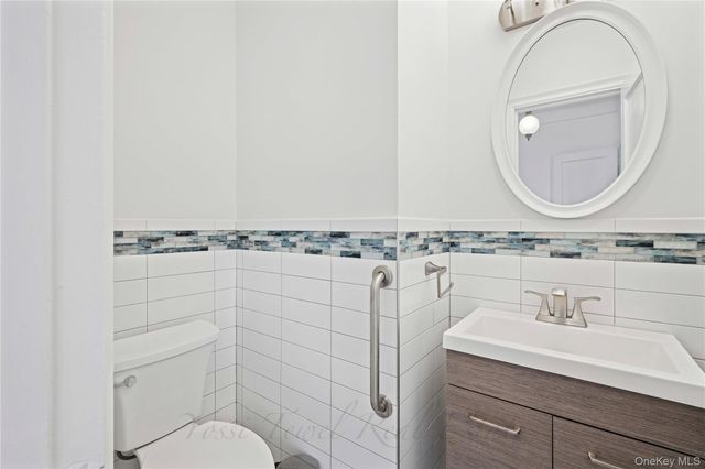 1 Meadow 3H-1, Woodmere, NY 11598