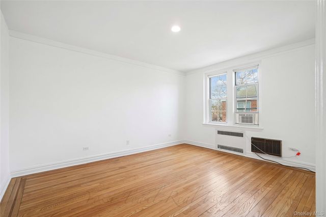 1 Meadow 3H-1, Woodmere, NY 11598