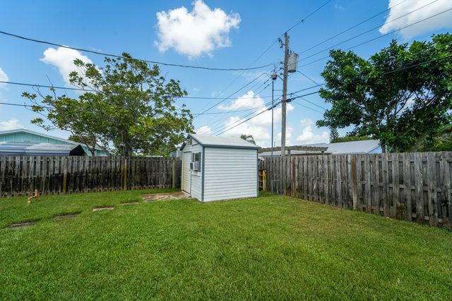 225 RIVER TERRACE Drive, Jupiter, FL 33469