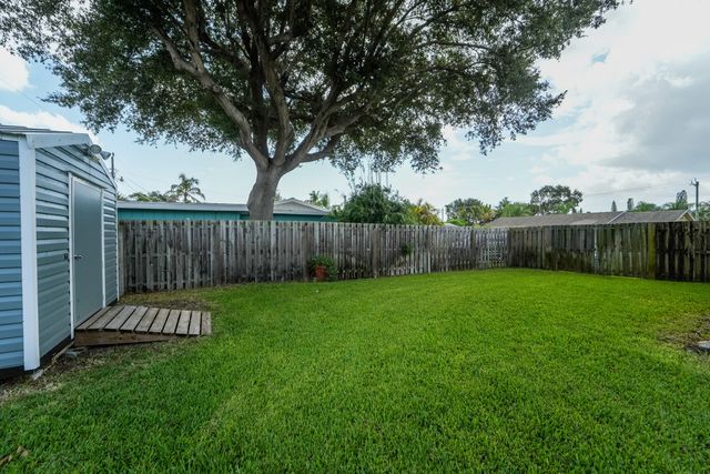 225 RIVER TERRACE Drive, Jupiter, FL 33469