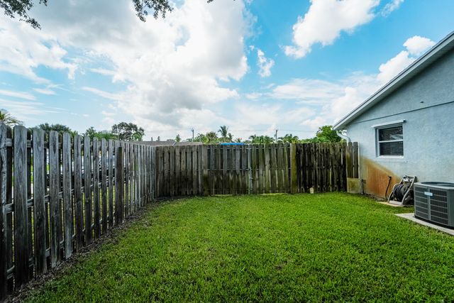 225 RIVER TERRACE Drive, Jupiter, FL 33469