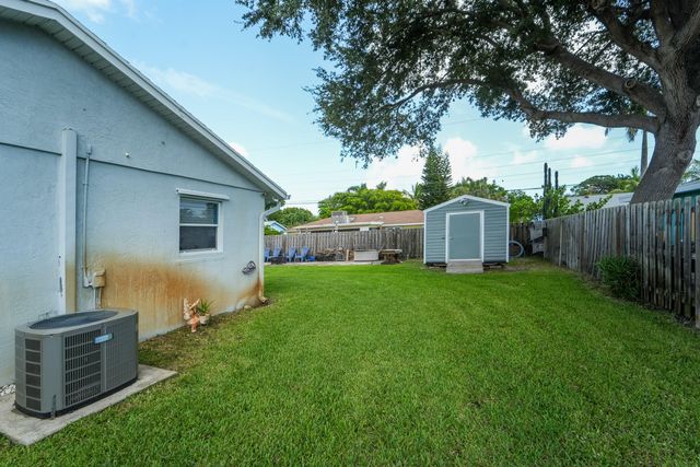 225 RIVER TERRACE Drive, Jupiter, FL 33469