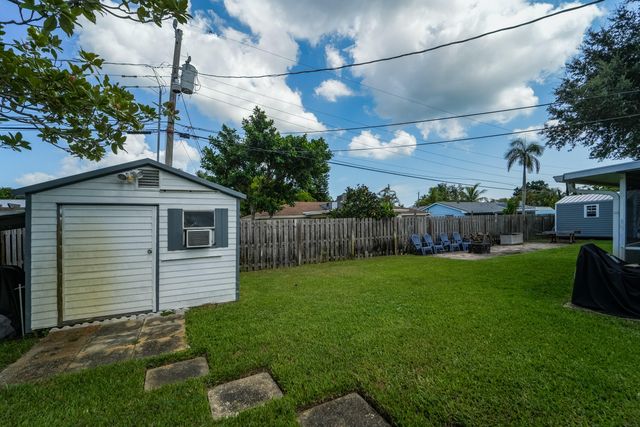 225 RIVER TERRACE Drive, Jupiter, FL 33469