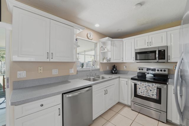 225 RIVER TERRACE Drive, Jupiter, FL 33469