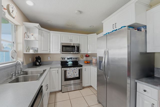 225 RIVER TERRACE Drive, Jupiter, FL 33469