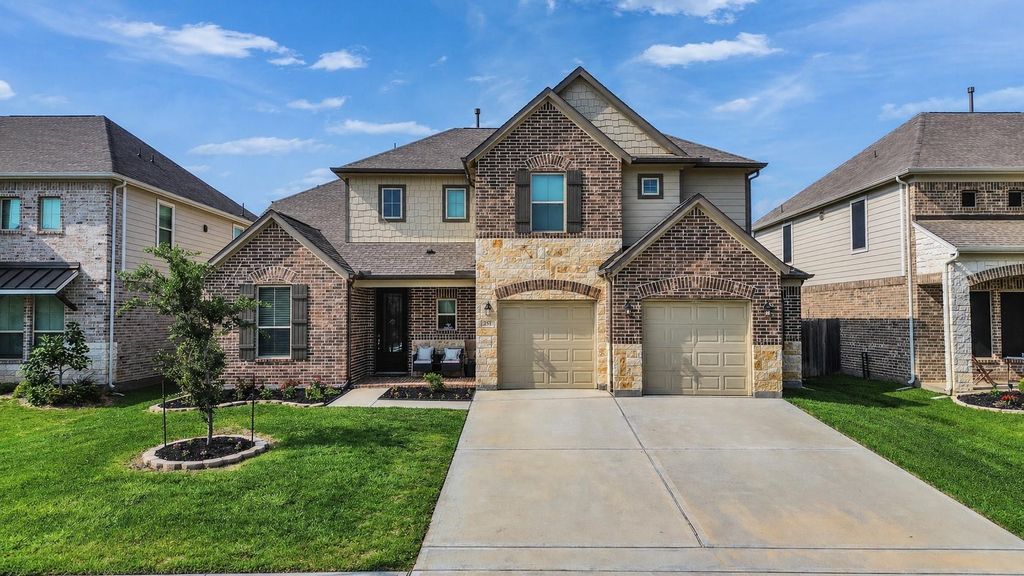 251 Upland Drive, Waller, TX 77484