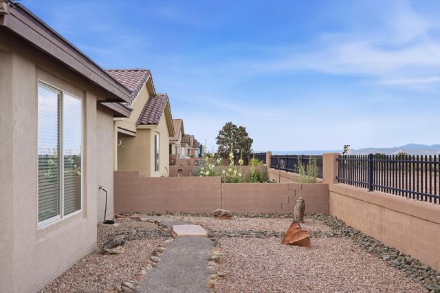 2955 Kings Canyon Loop NE, Rio Rancho, NM 87144