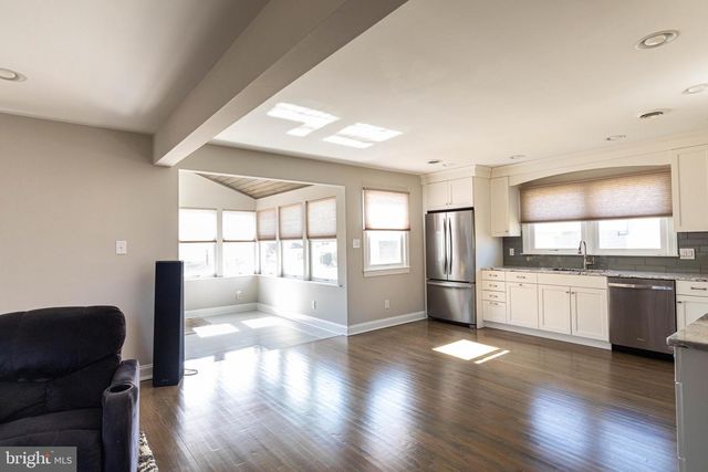 303 EAYRESTOWN RD, Southampton, NJ 08088