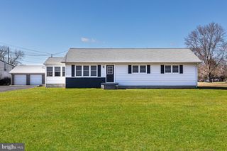 303 EAYRESTOWN RD, Southampton, NJ 08088